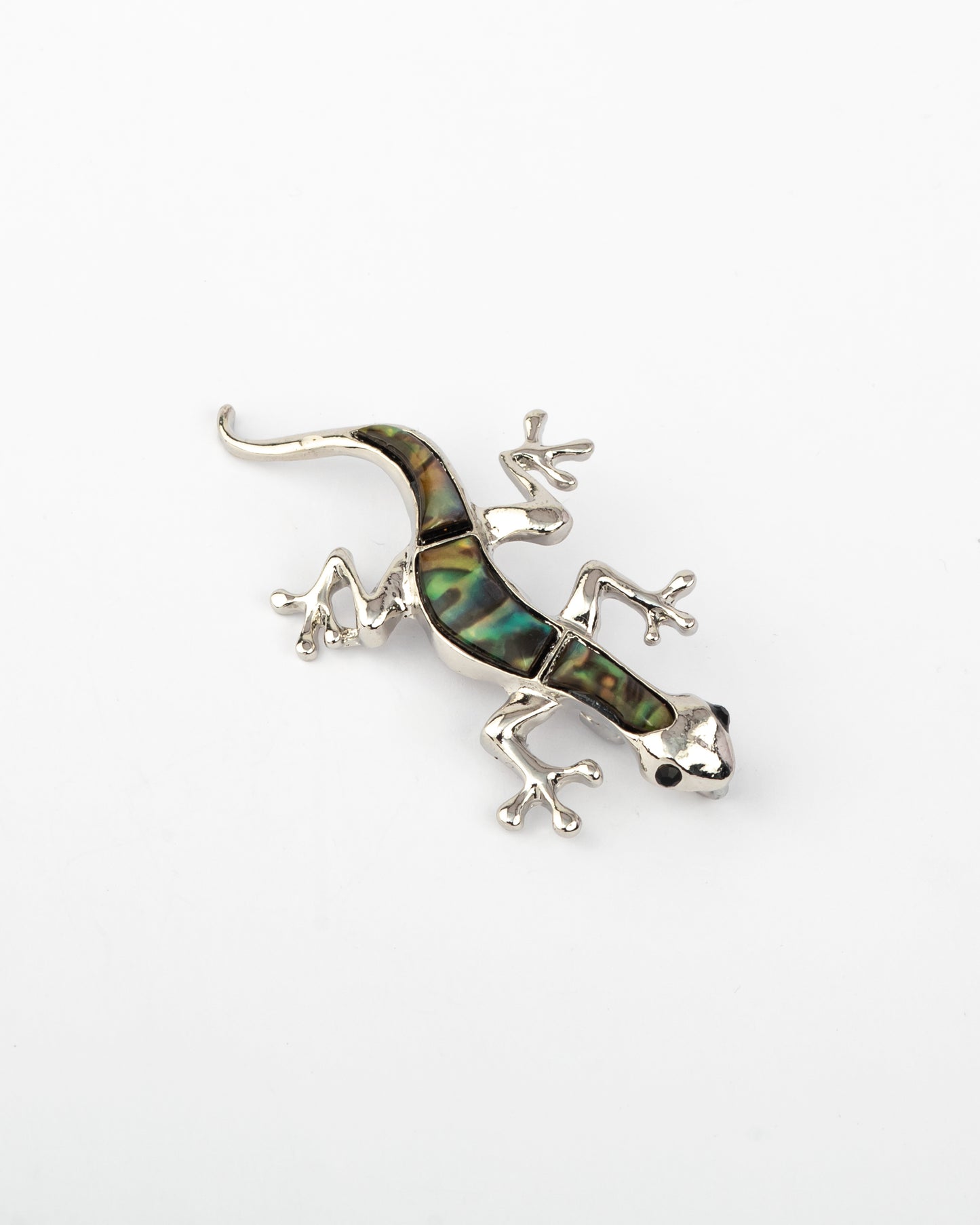 The glimmering gecko brooch